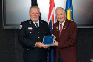 Stuart Massey of Marine Rescue NSW and David Brawn, Past Rotary District Governor, at the Rotary National Emergency Services Community Awards